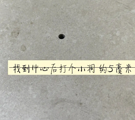 东安瓷砖空鼓维修公司专业解答在瓷砖铺贴过程中，如果砂料搅拌不均匀，将会带来以下问题
